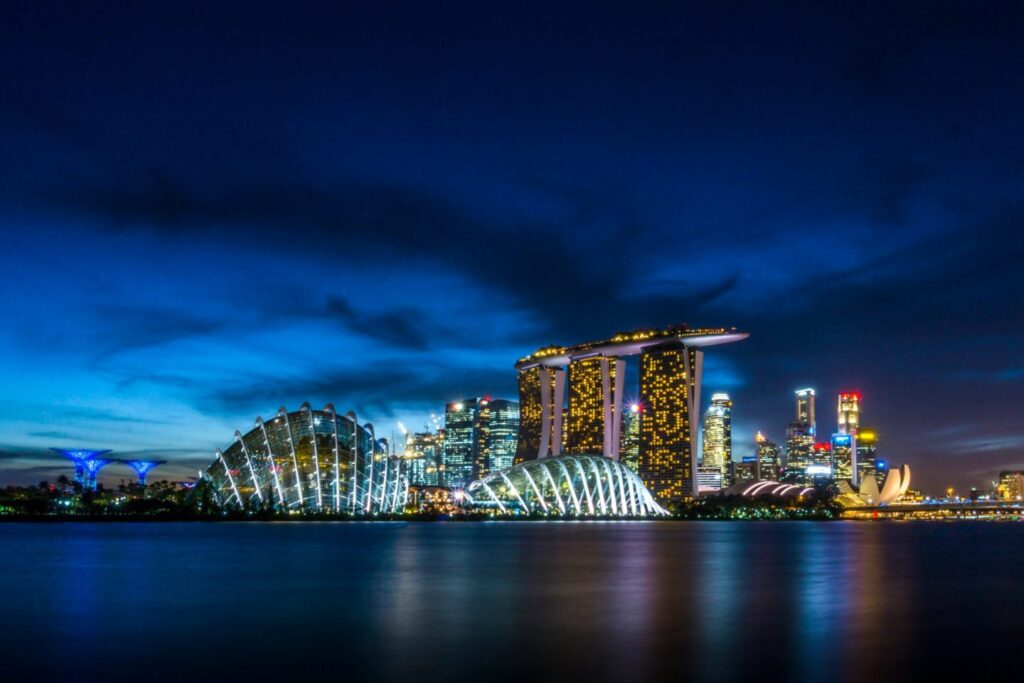L’émergence d’une ère numérique : l’ouverture du laboratoire d’IA d’OpenAI à Singapour et la révision du cadre d’IA par l’IMDA